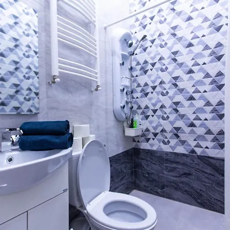 Diamond Lux - 4 Bedrooms 2 Bathrooms ブダペスト