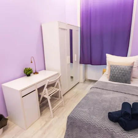 Diamond Lux - 4 Bedrooms 2 Bathrooms アパート