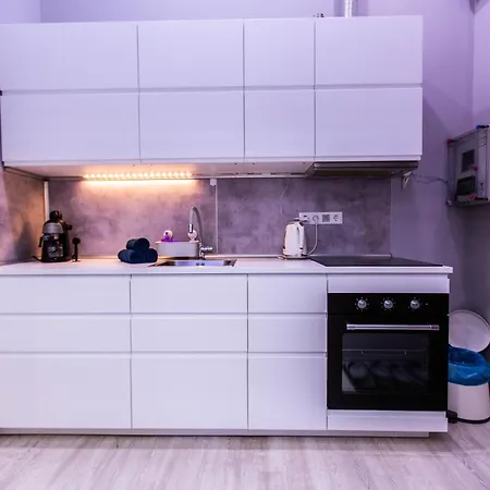 Diamond Lux - 4 Bedrooms 2 Bathrooms Apartament